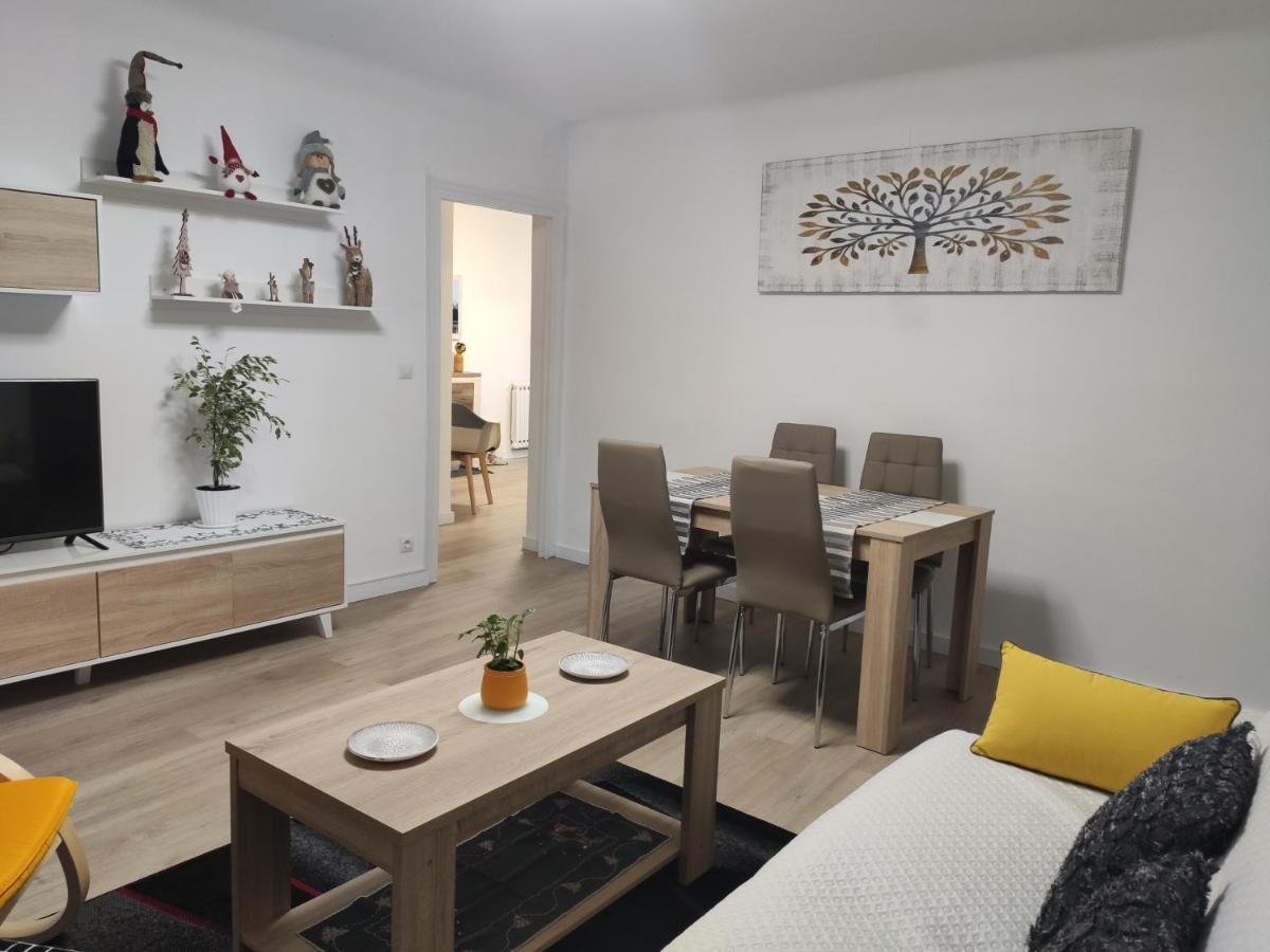 Apartamento Estel La Seu d'Urgell Exteriör bild