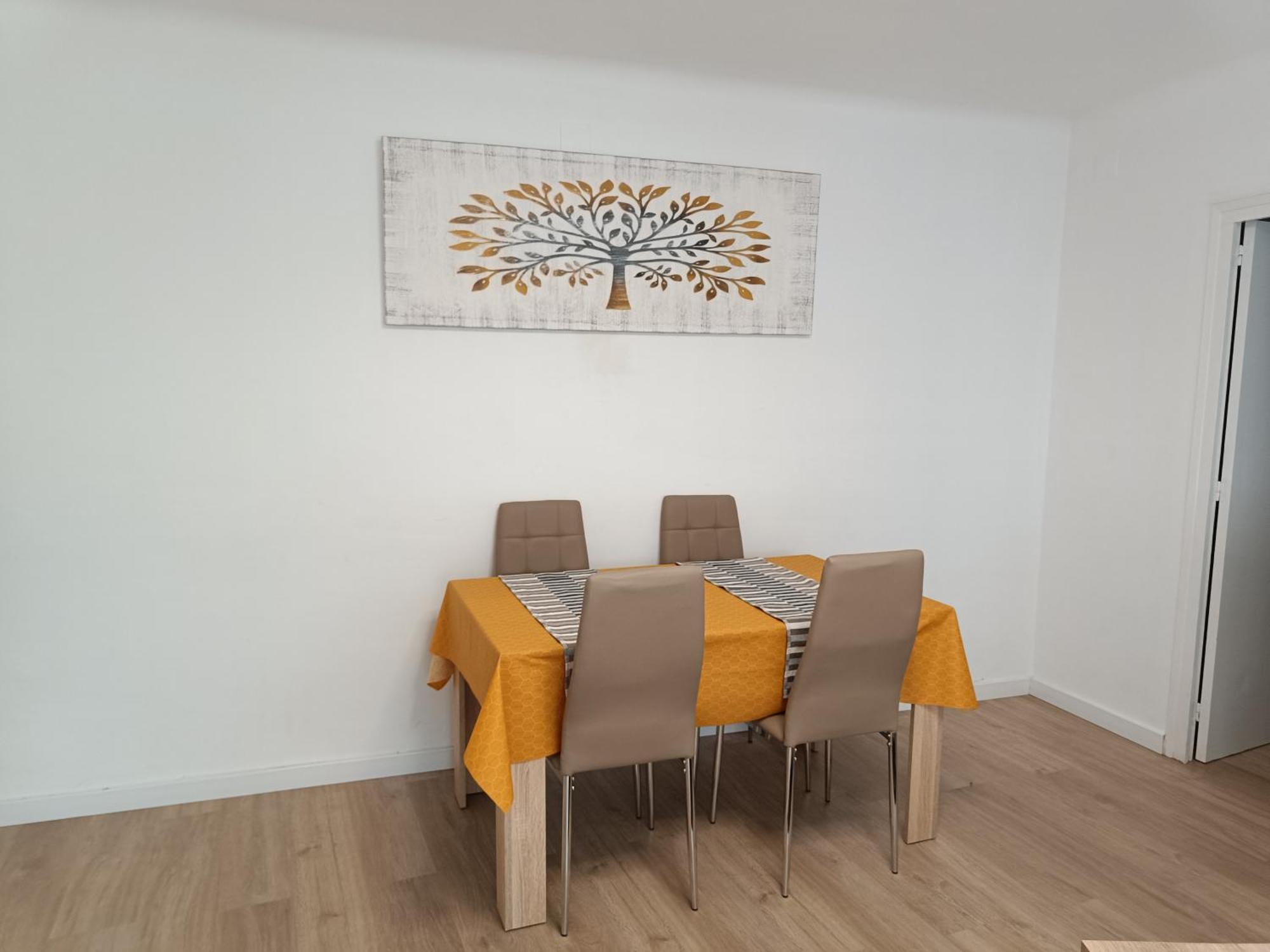 Apartamento Estel La Seu d'Urgell Exteriör bild